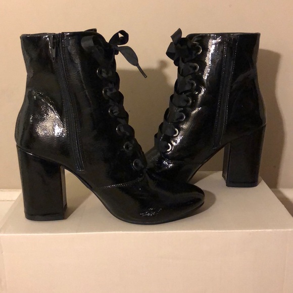 Reaction Kenneth Cole Lace-Up Booties - Picture 2 of 12